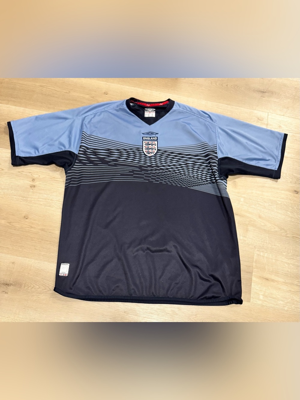 Vintage Umbro England Men's Light Blue and Navy Graphic Football Jersey